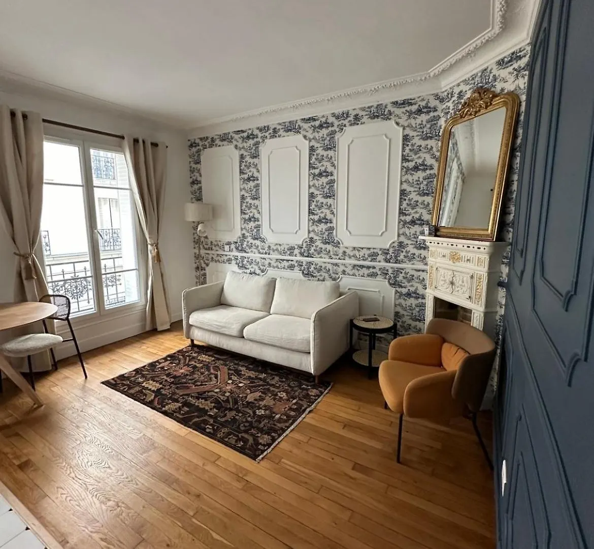Charming Parisian Flat Near Eiffel Tower Apartment France