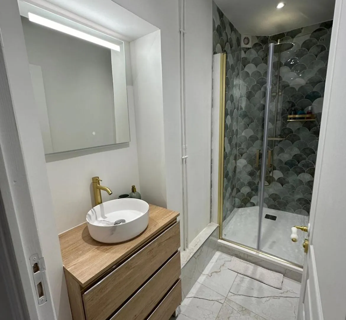 Charming Parisian Flat Near Eiffel Tower Apartment Paris