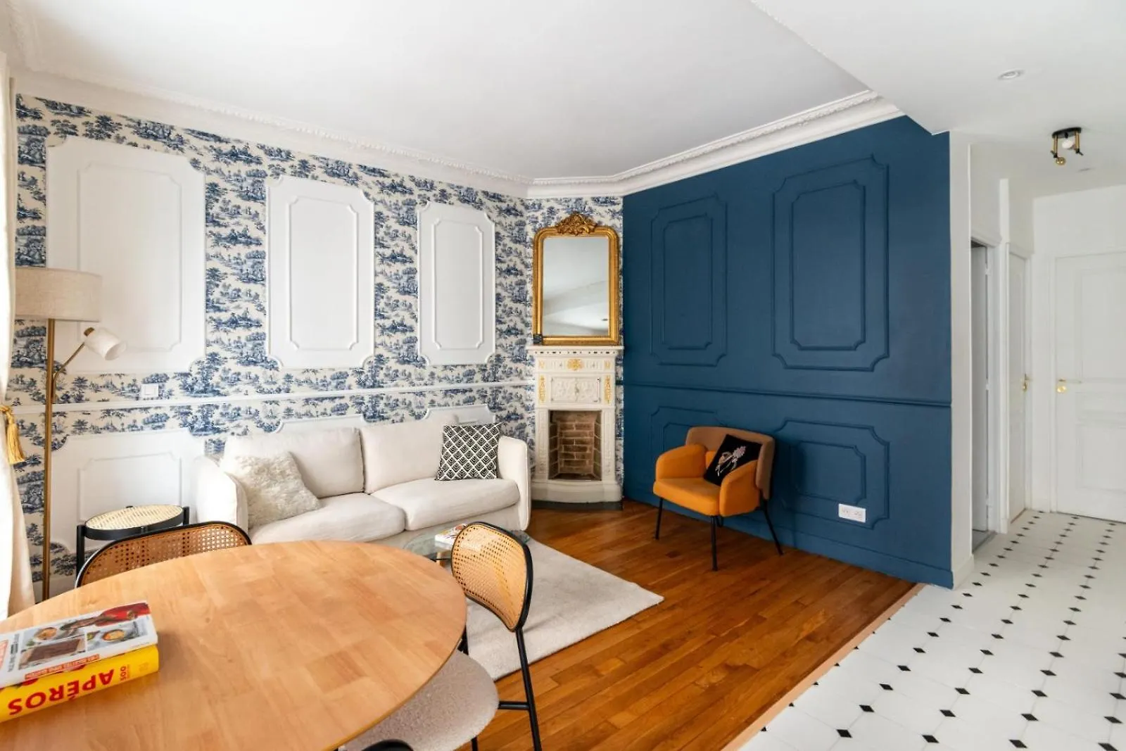 Charming Parisian Flat Near Eiffel Tower Apartment