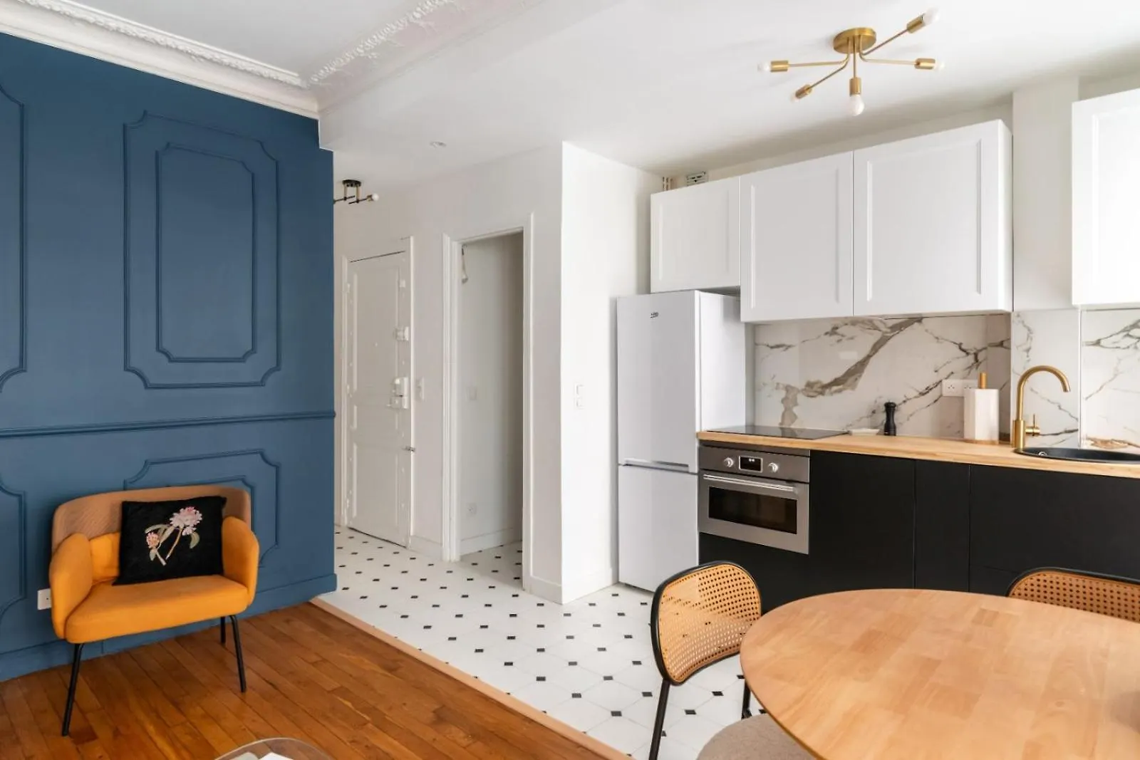 Charming Parisian Flat Near Eiffel Tower Apartment  Paris