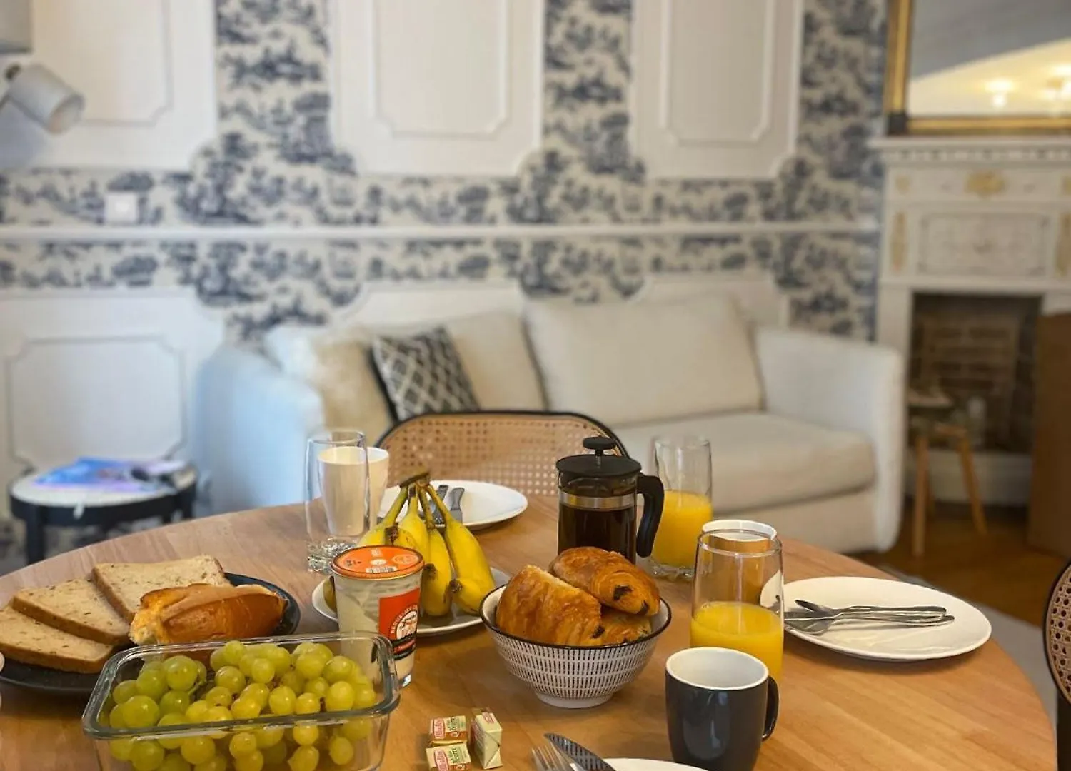Charming Parisian Flat Near Eiffel Tower Apartment 0*, Paris