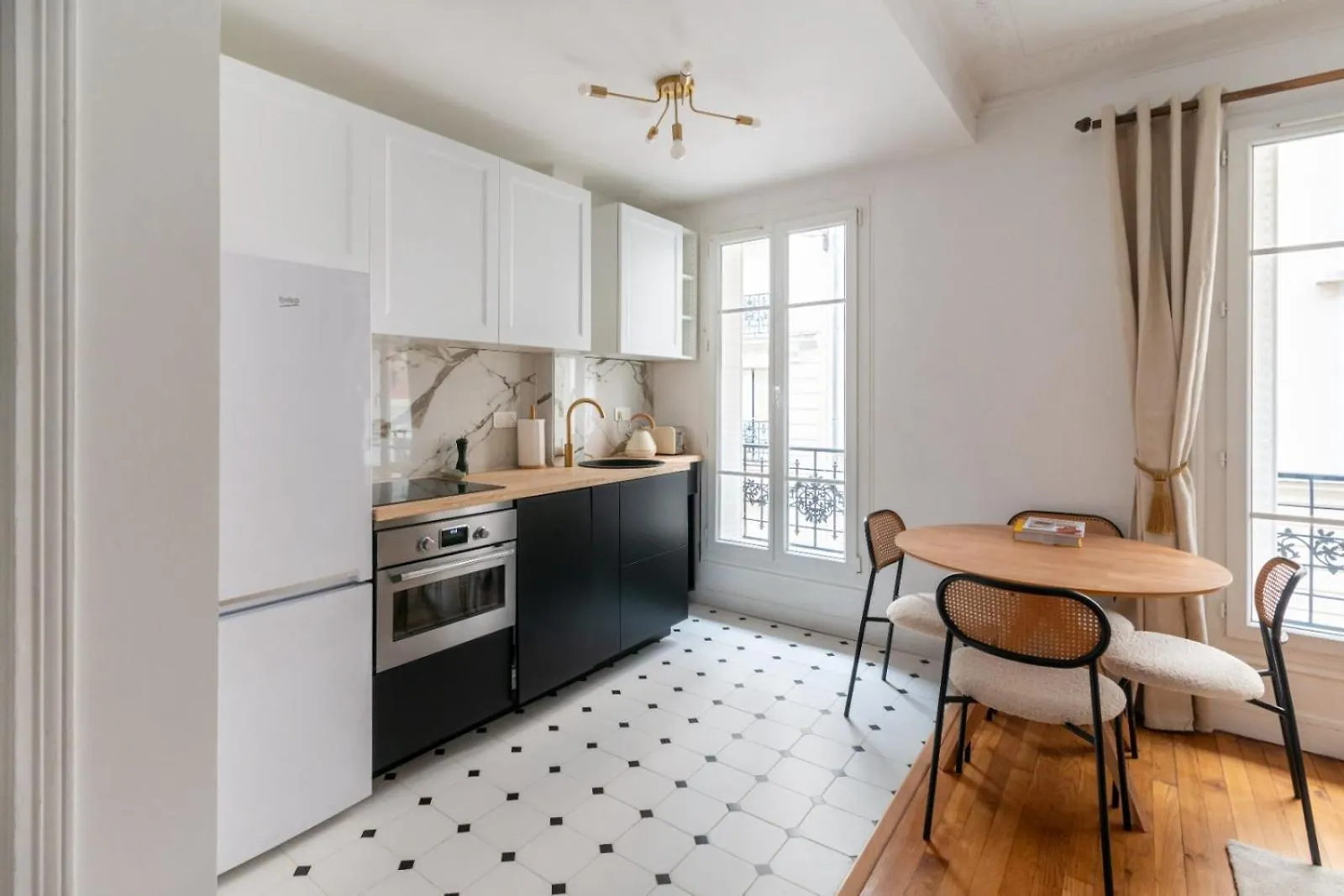 Appartement Charming Parisian Flat Near Eiffel Tower