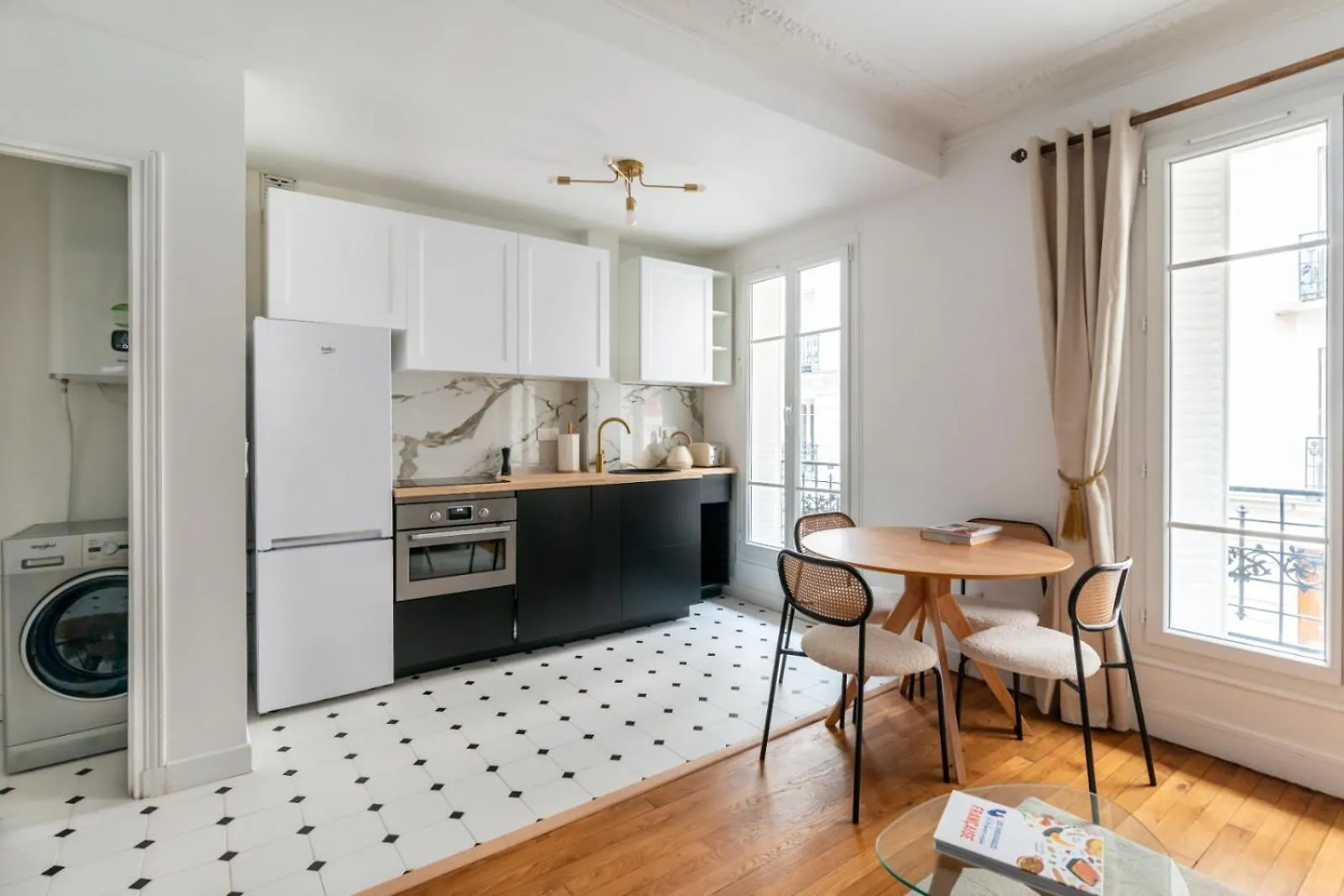 Appartement Charming Parisian Flat Near Eiffel Tower 0*, Paris France